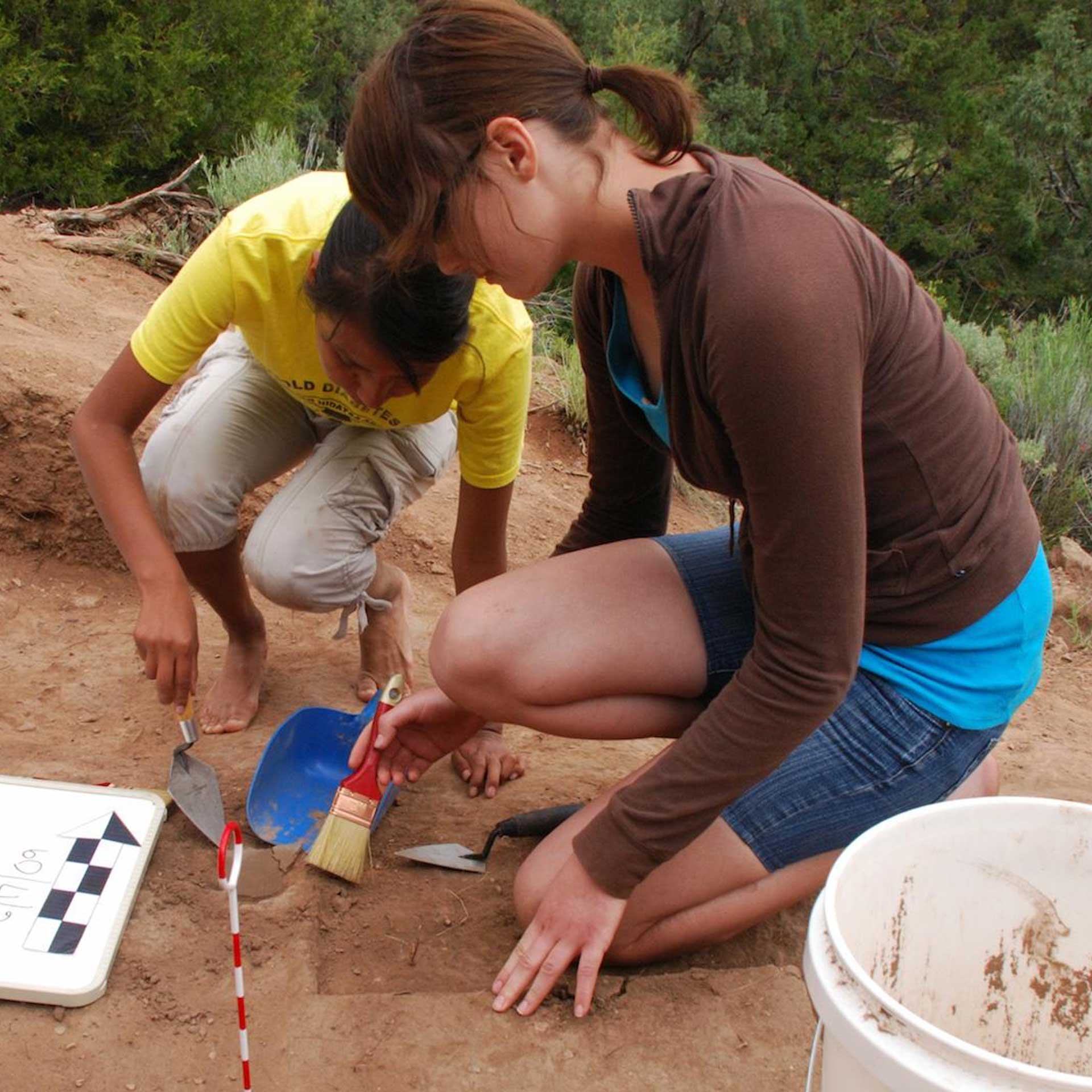 Проблемы археологии. Digging for Artifacts.